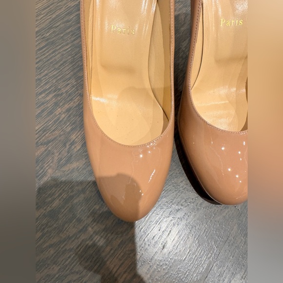 100% Authenticti CHRISTIAN LOUBOUTIN PRE-LOVED - Picture 4 of 7